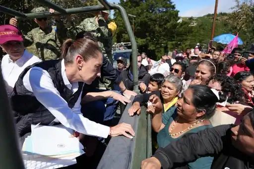 “SEGUIMOS EN TERRITORIO. SALDREMOS ADELANTE”: PRESIDENTA CLAUDIA SHEINBAUM EN SU SEGUNDO DÍA DE RECORRIDO EN ZONAS AFECTADAS POR LAS LLUVIAS